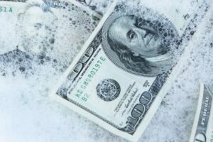 Preguntas frecuentes sobre AML — lavado de dinero, KYC y reportes SAR | Riveros Corp